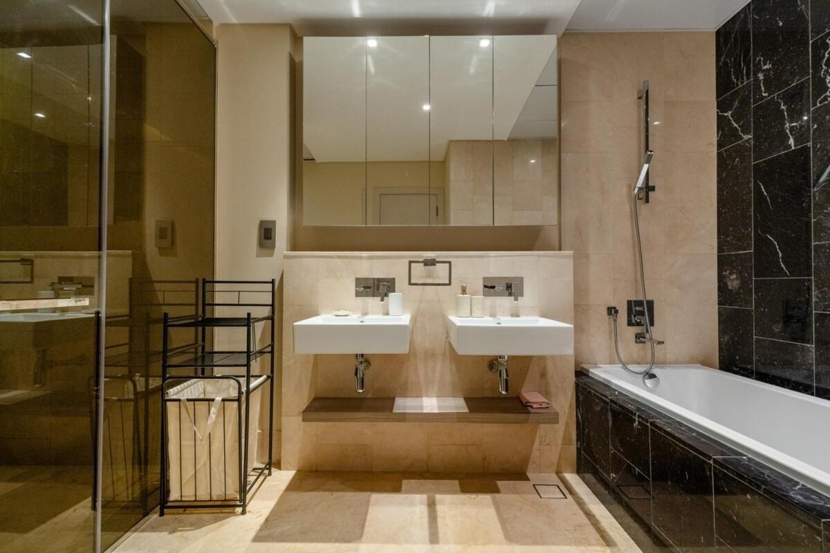 3 Bed with Private Beach In Palm Jumeirah - 3