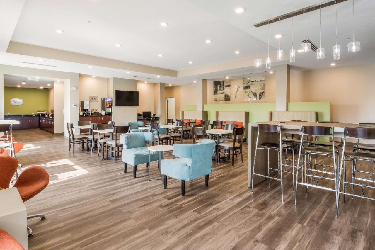 Sky-Palace Inn & Suites Park City Wichita North — photo 10