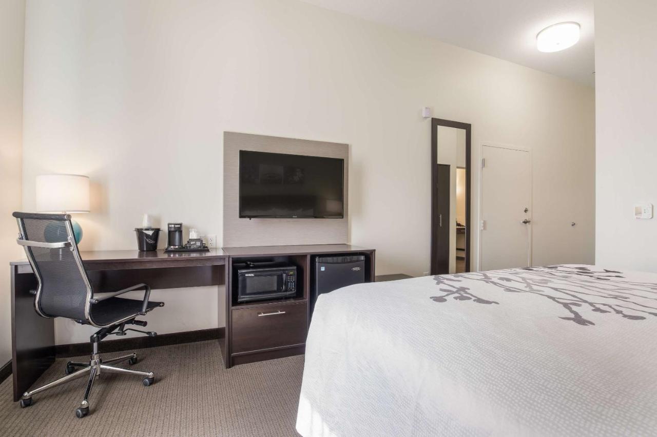 Sky-Palace Inn & Suites Park City Wichita North — photo 12