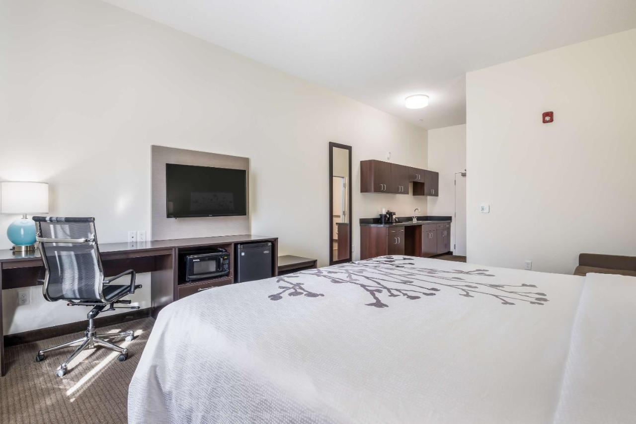 Sky-Palace Inn & Suites Park City Wichita North — photo 22