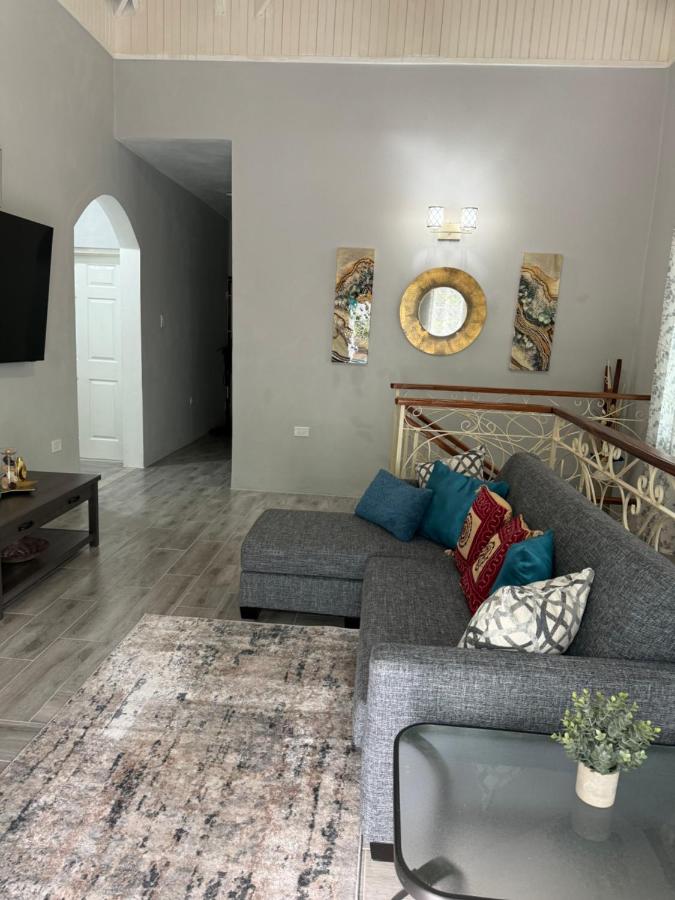 Tina-Cay Sunset Escape - 4