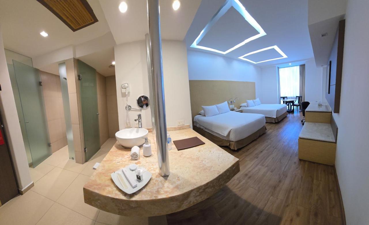 Ramada by Wyndham Mexico City Santa Fe - 2