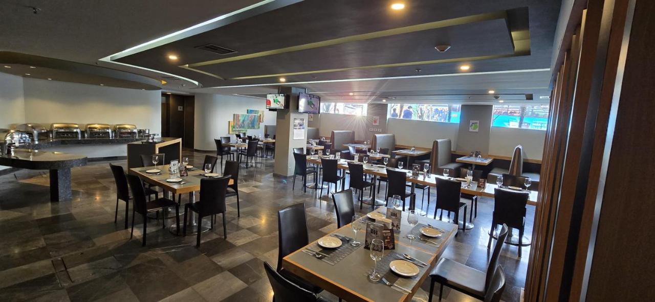 Ramada by Wyndham Mexico City Santa Fe - 4