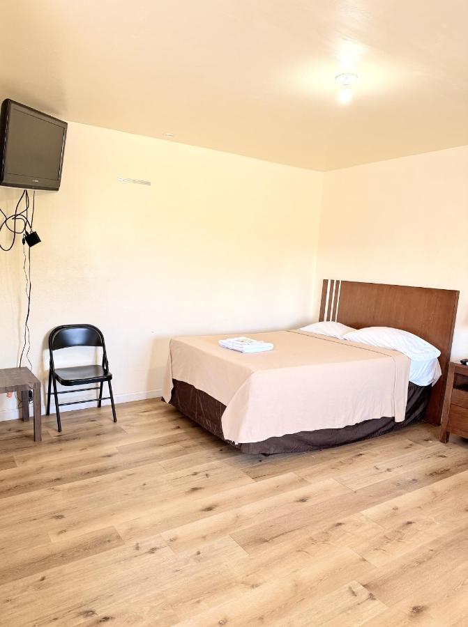 Best Budget Inn — photo 10