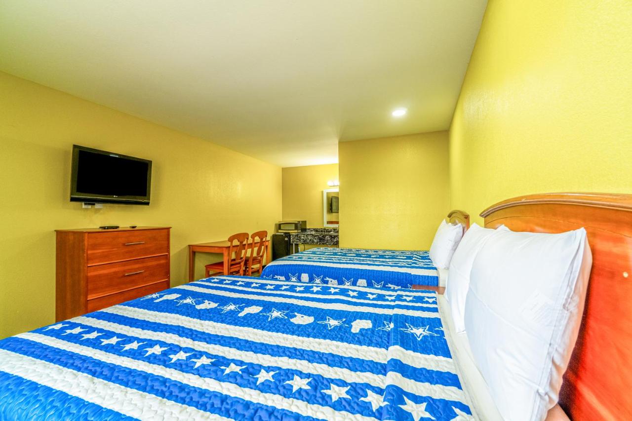 Regency Inn By OYO Rockdale TX — photo 5