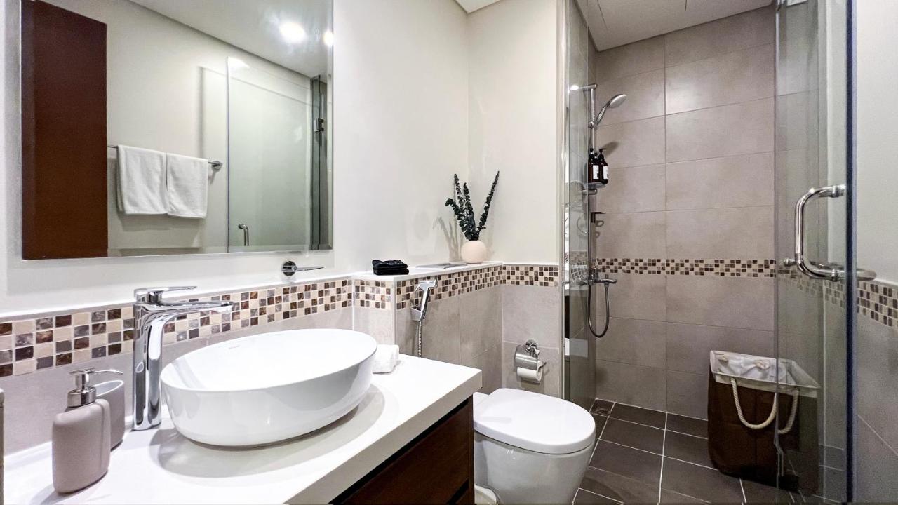 KeyRock Living - Chic Reva 1BR with Pool Access - 4