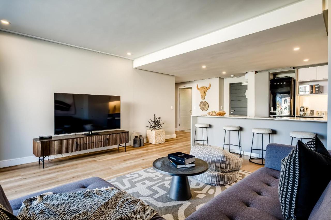 Modern Central Secure Cape Town 2bed Bantry Suite