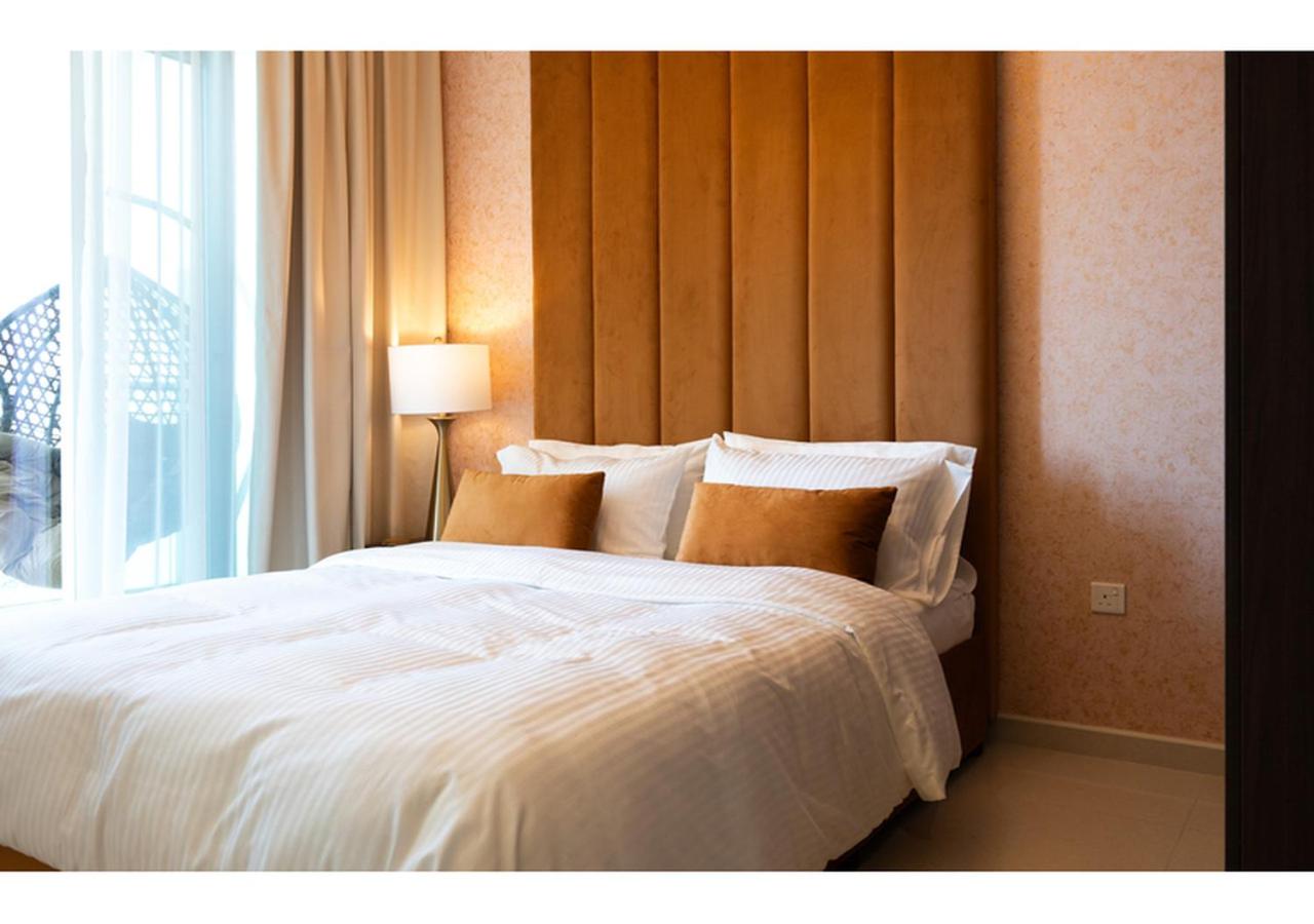 Reva Residence - Luxe 1BR with Burj Khalifa View - 3