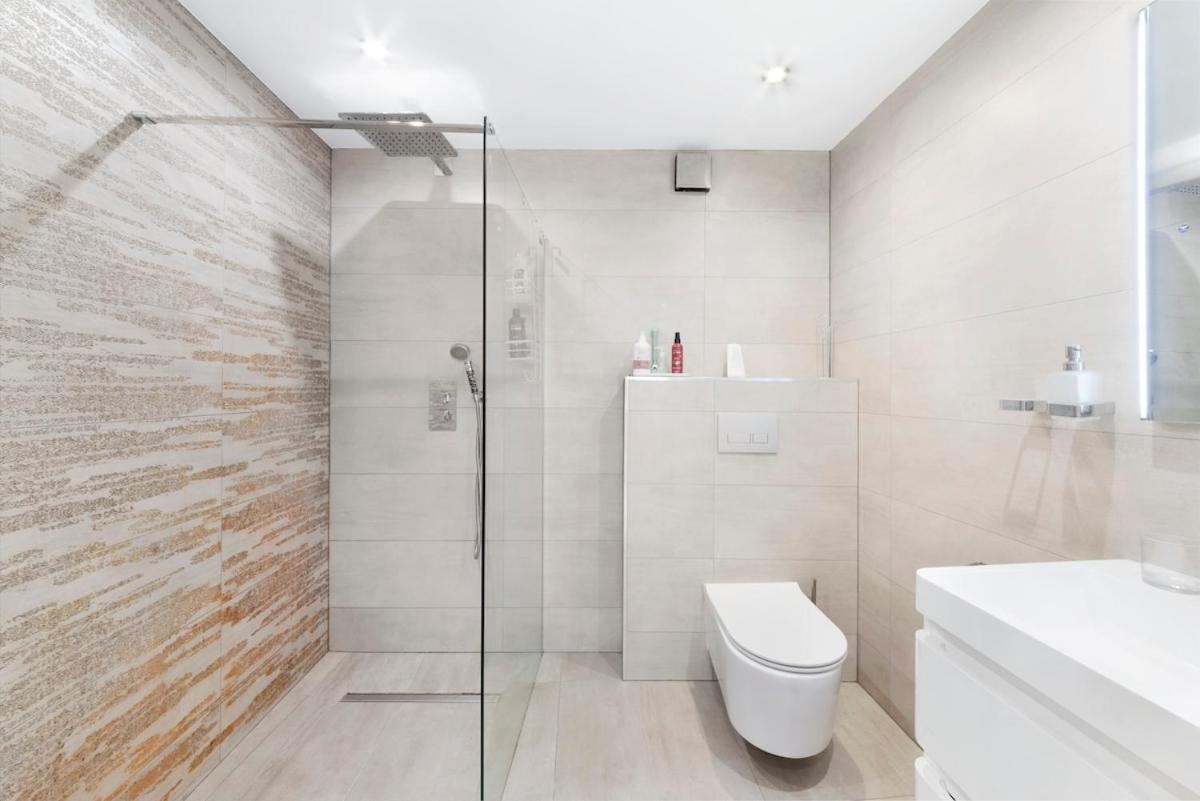 Hanway Street First Floor Flat Sleeps 4 - 3