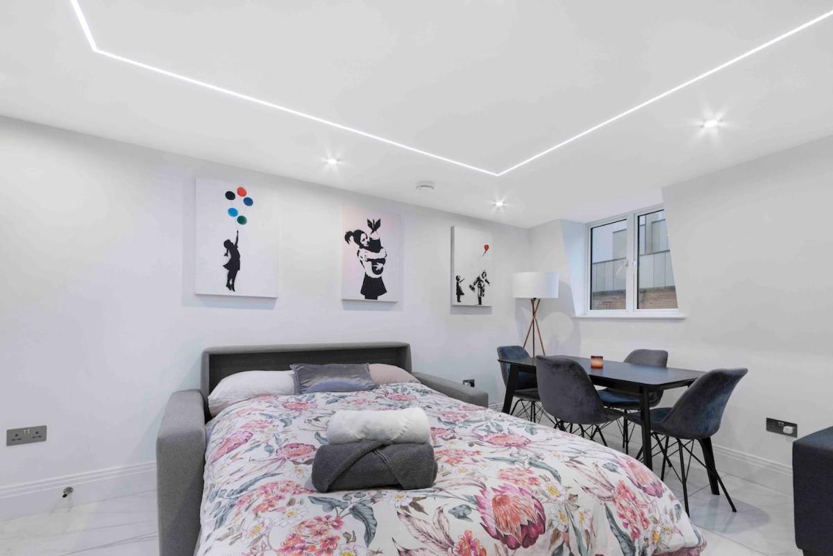 Hanway Street Third Floor Duplex Sleeps 4 - 2