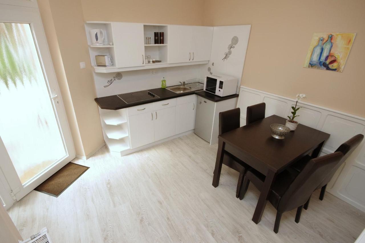 Trend Deluxe Apartman, Gyula, Hungary - Booking.com
