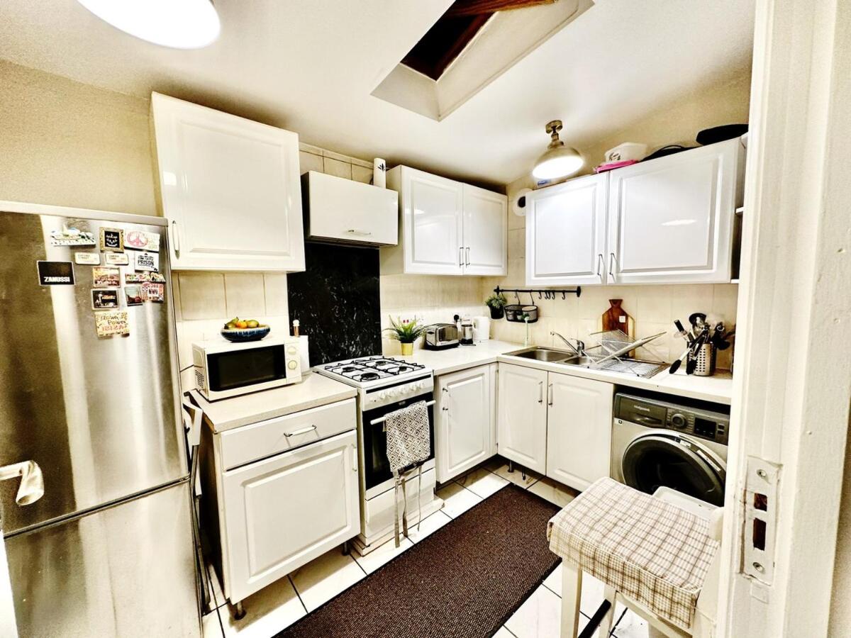 Stylish unit, heart of Bayswater - 4