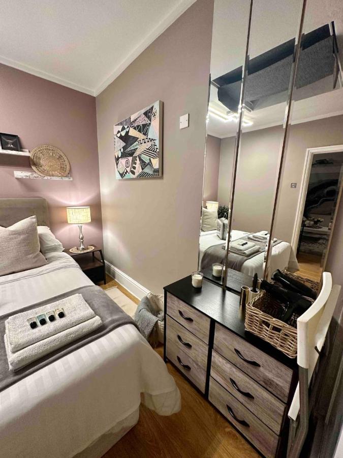 Stylish unit, heart of Bayswater - 2