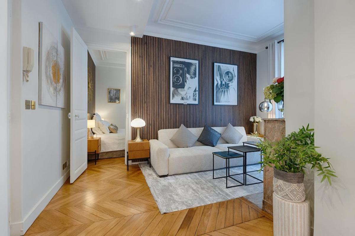 Luxury 2-Bedroom for 6 - Avenue Montaigne