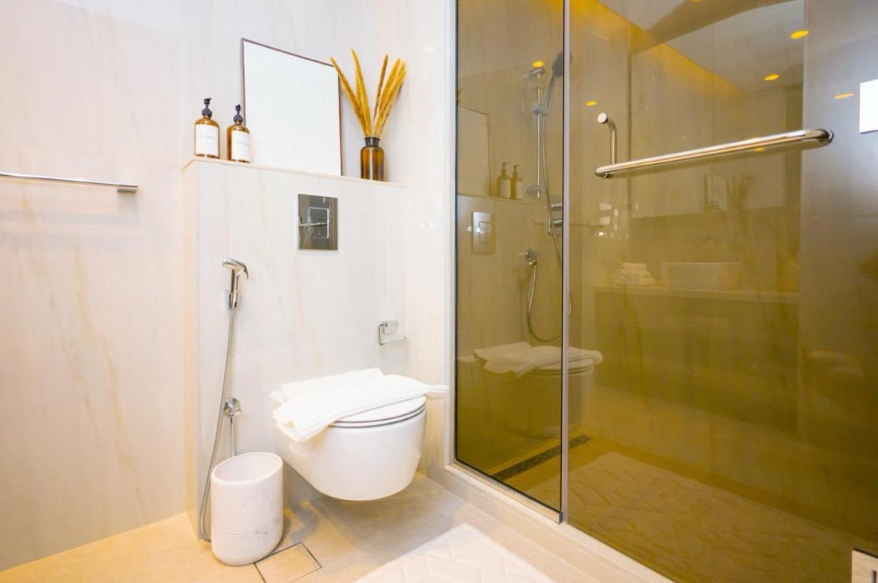 High Floor Burj and Canal View Business Bay - 3