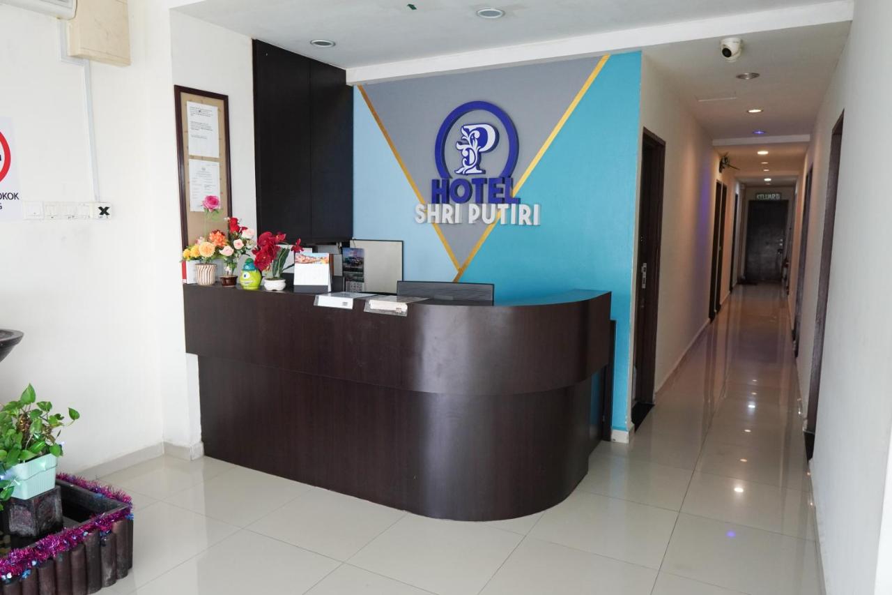 Hotel Shri Putiri - 2