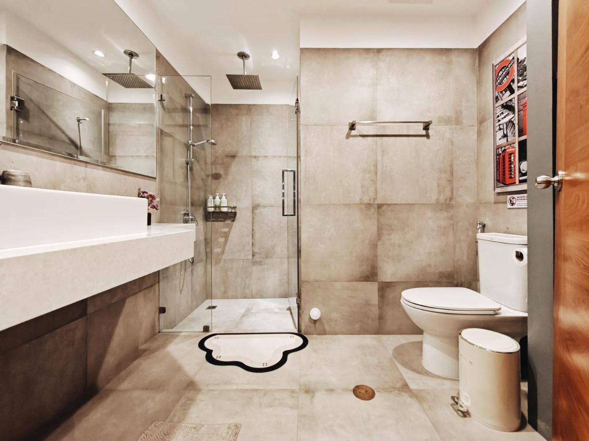 4BR Modern Art Villa with Free Wi-Fi Netflix Vinyl - 4