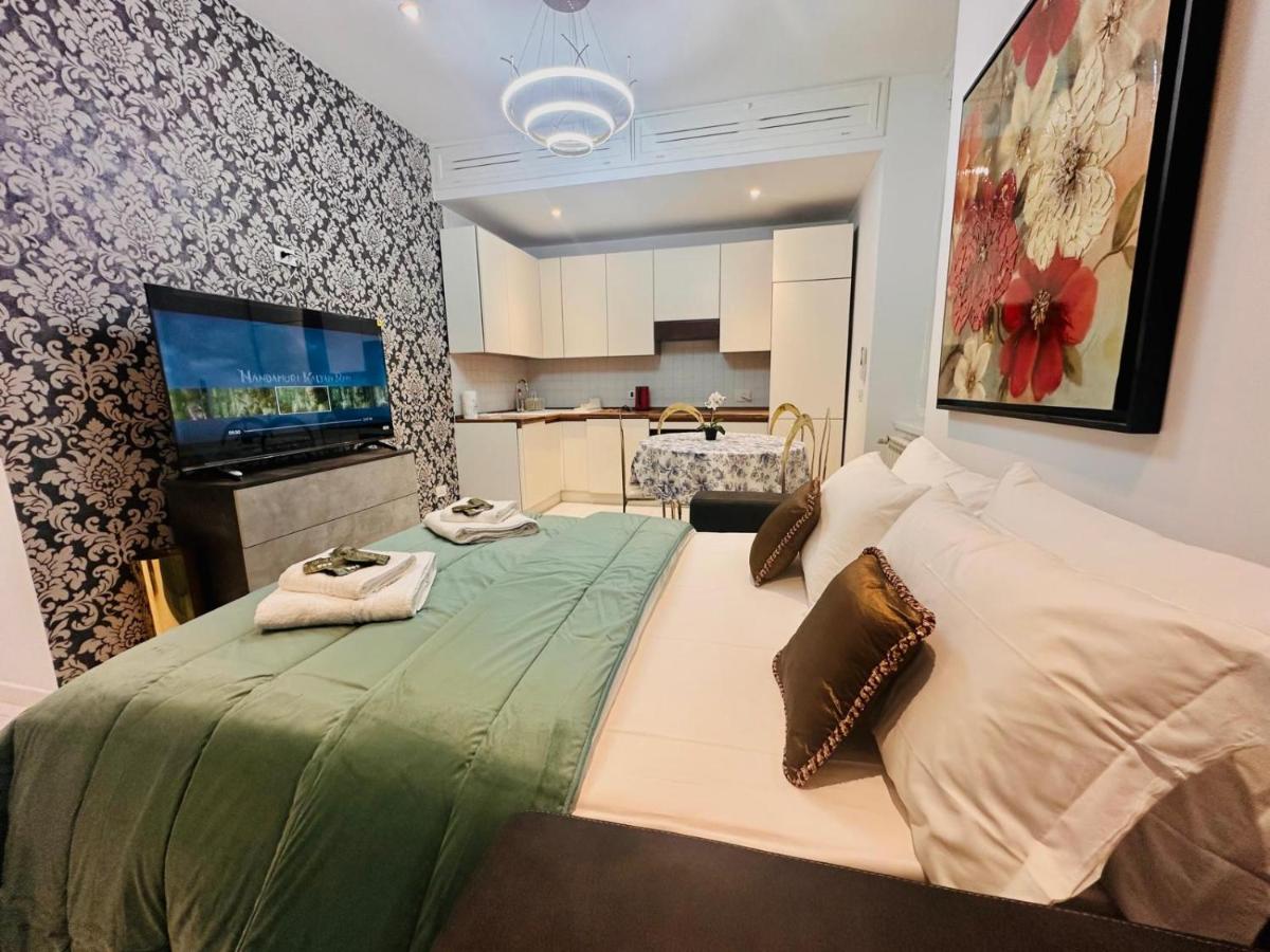 Colosseum Imperial Guest House - 2