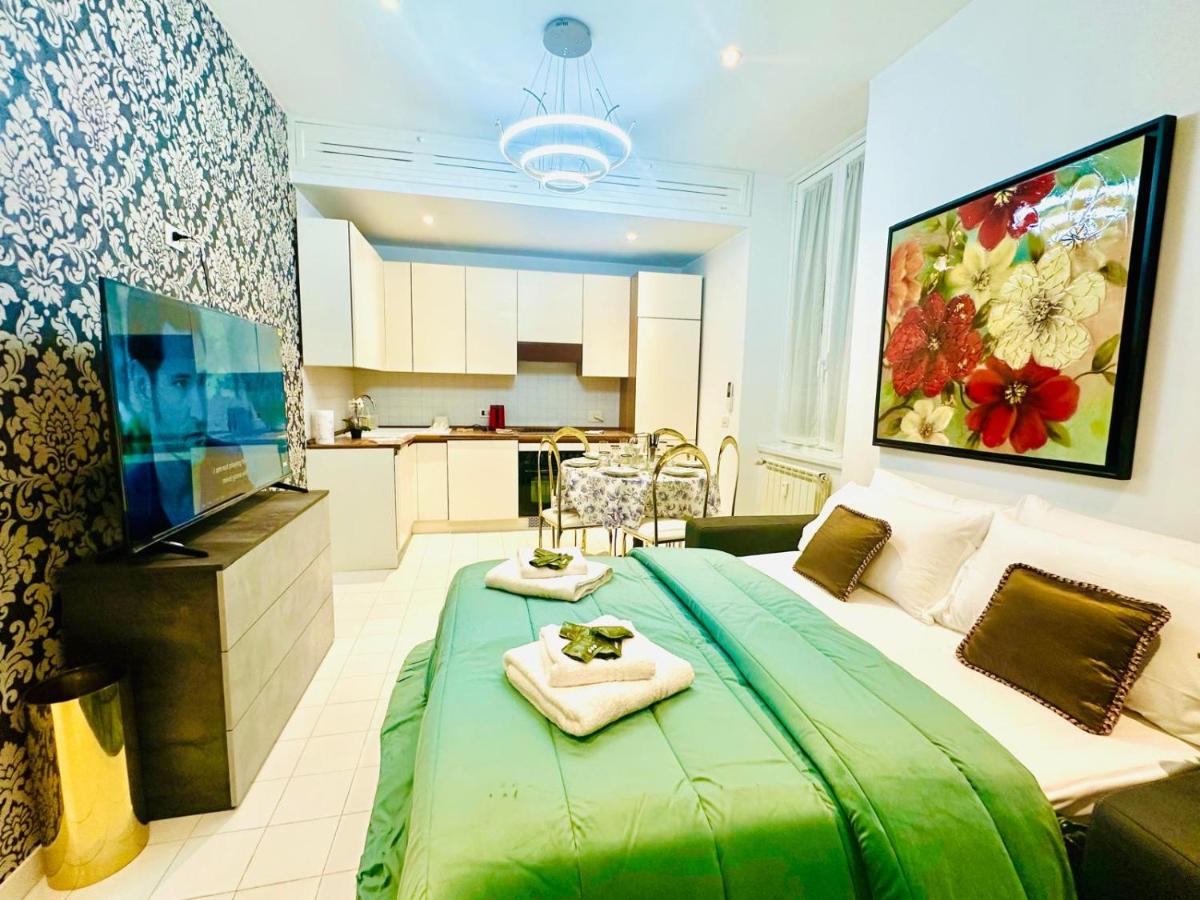 Colosseum Imperial Guest House - 5