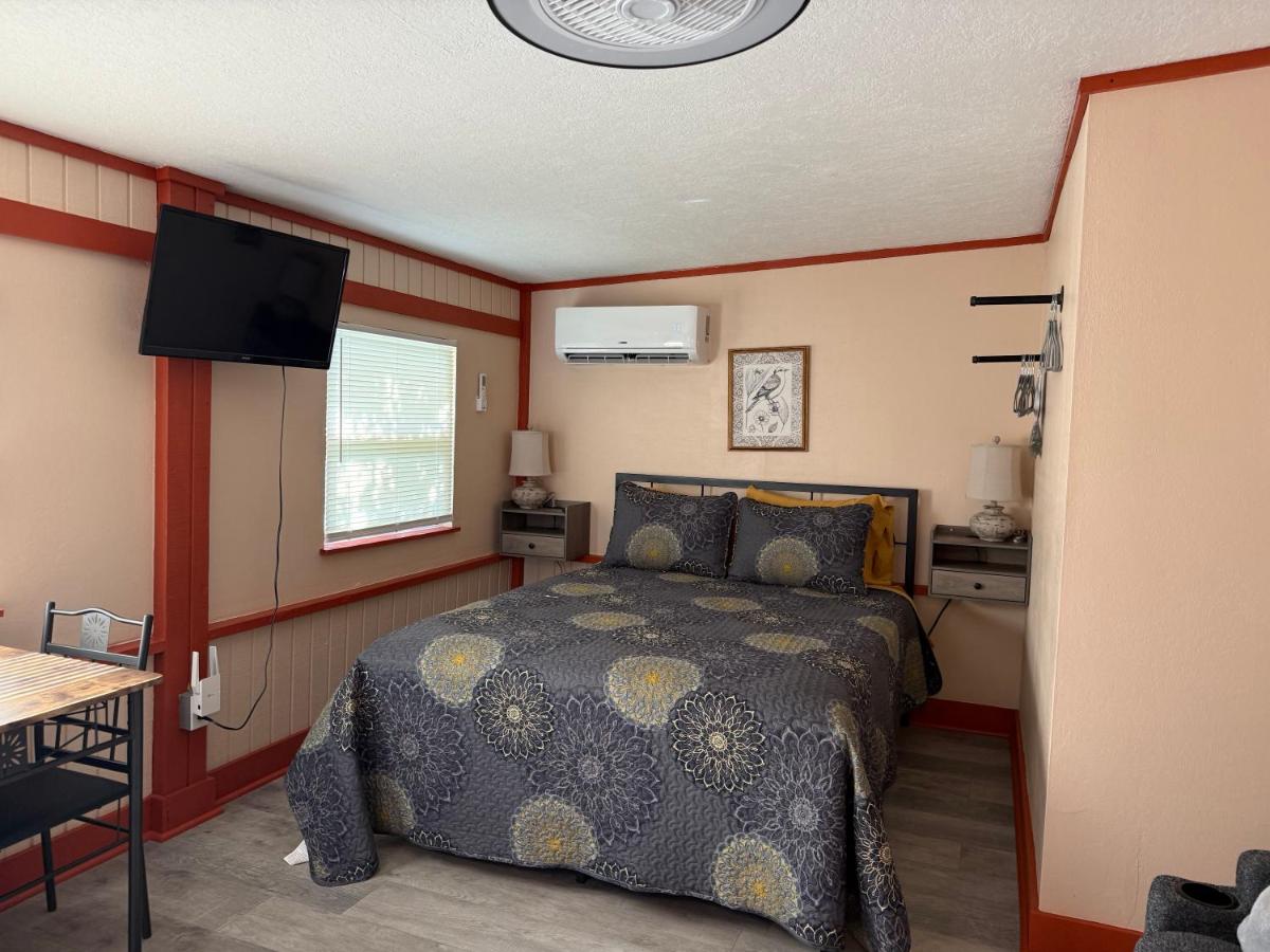 Nature Coast Inn & Cottages — photo 10