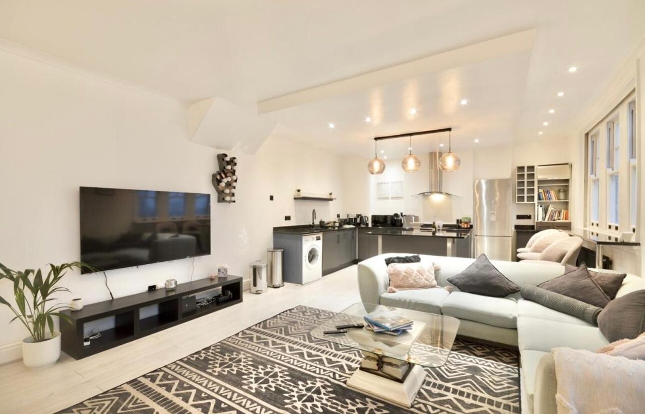 3 x Bedroom Riverside Flat with HOT TUB on Roof Terrace - 5