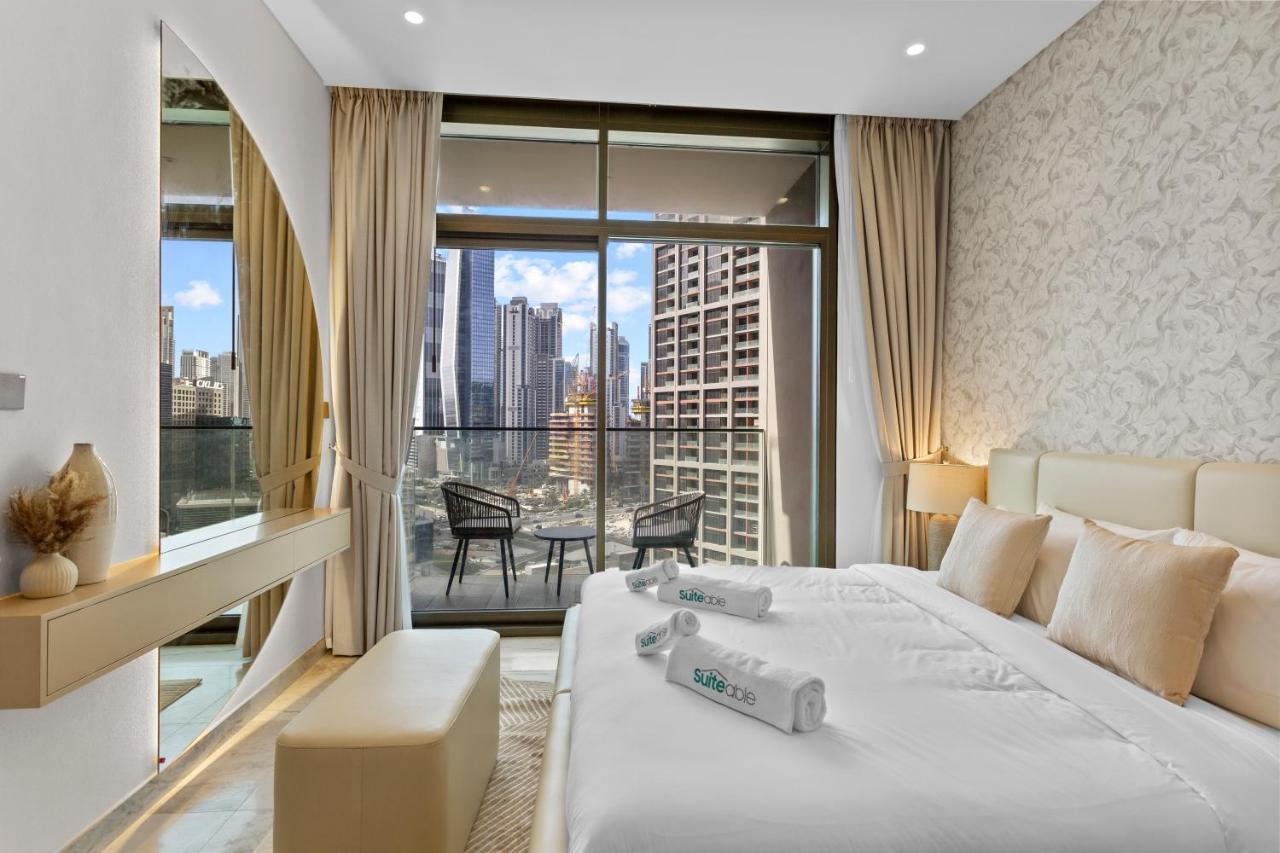 Sleek 1Bedroom with Burj Khalifa view in Peninsula - 2