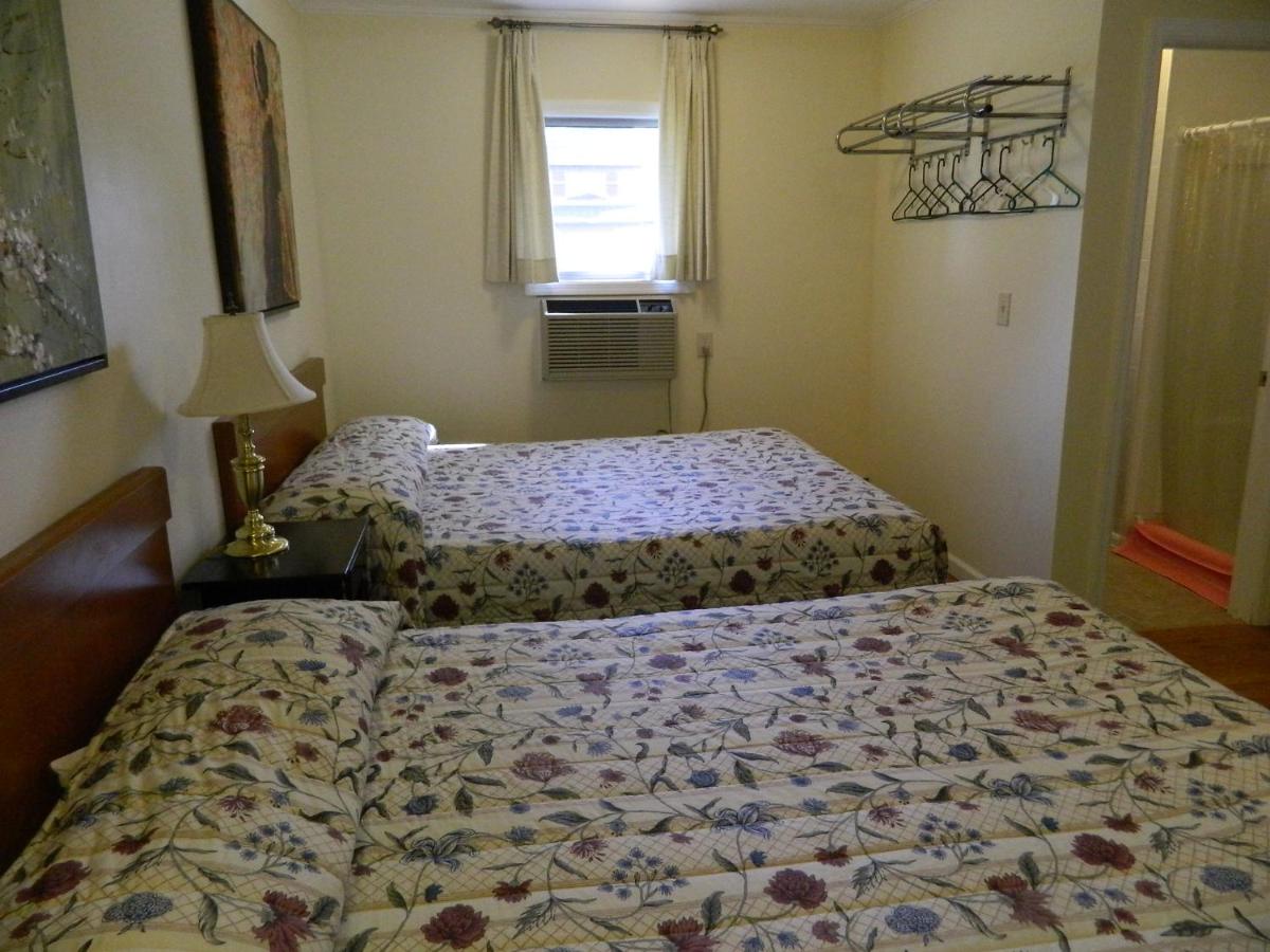 Twin Oaks Motel — photo 10