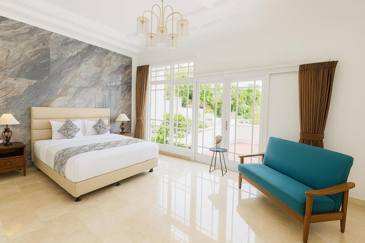 Emerald Luxury & Comfort Villa in Nusa Dua - 2