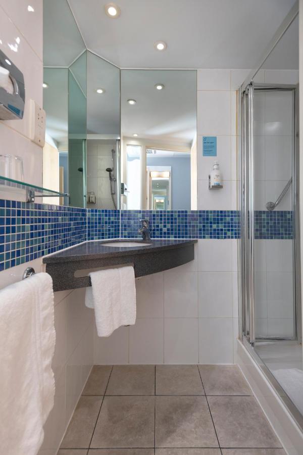 Standard Twin Room with Free Hot Breakfast