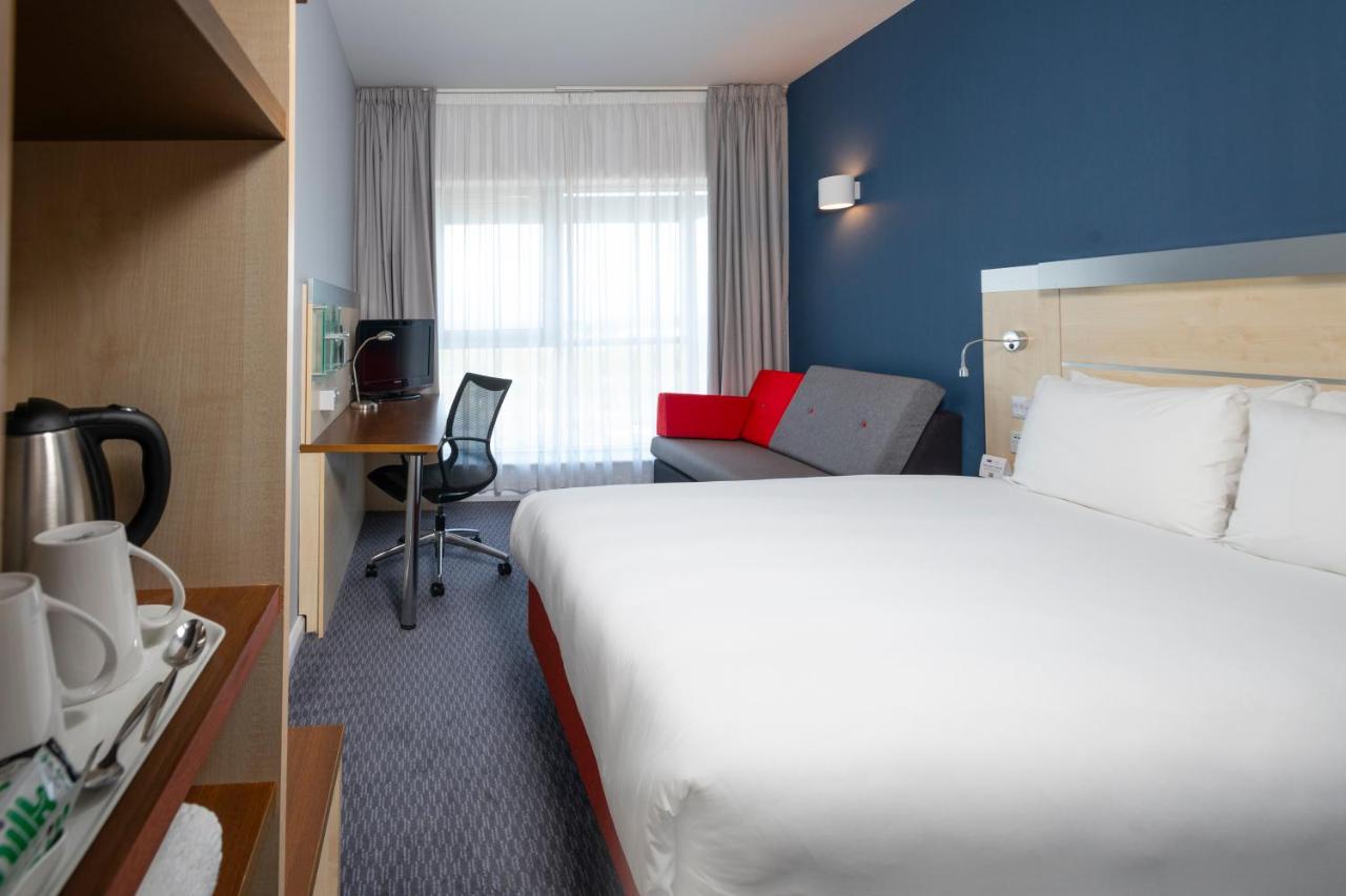 Standard King Room with Free Hot Breakfast