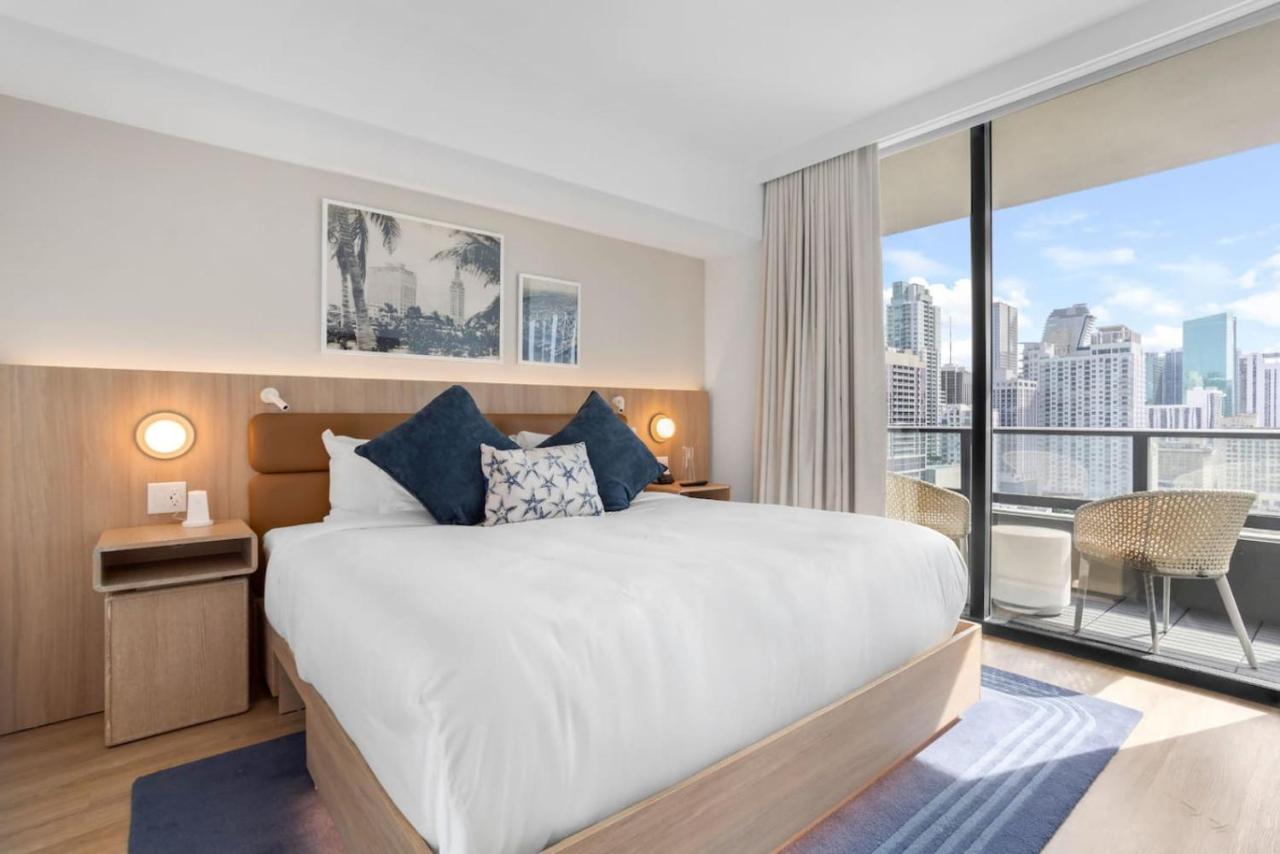 2012 New Apt with Pool and Gym in front of Kaseya Center - 2