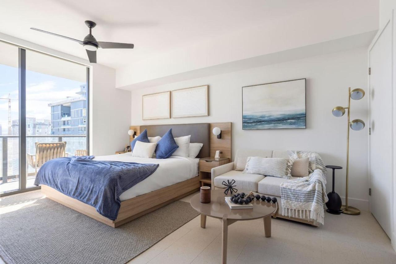 3012 Studio in front of Kaseya Center with Pool - 3