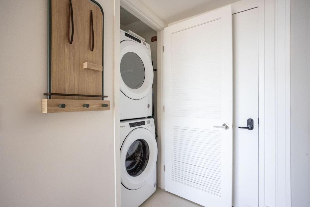 3012 Studio in front of Kaseya Center with Pool - 2