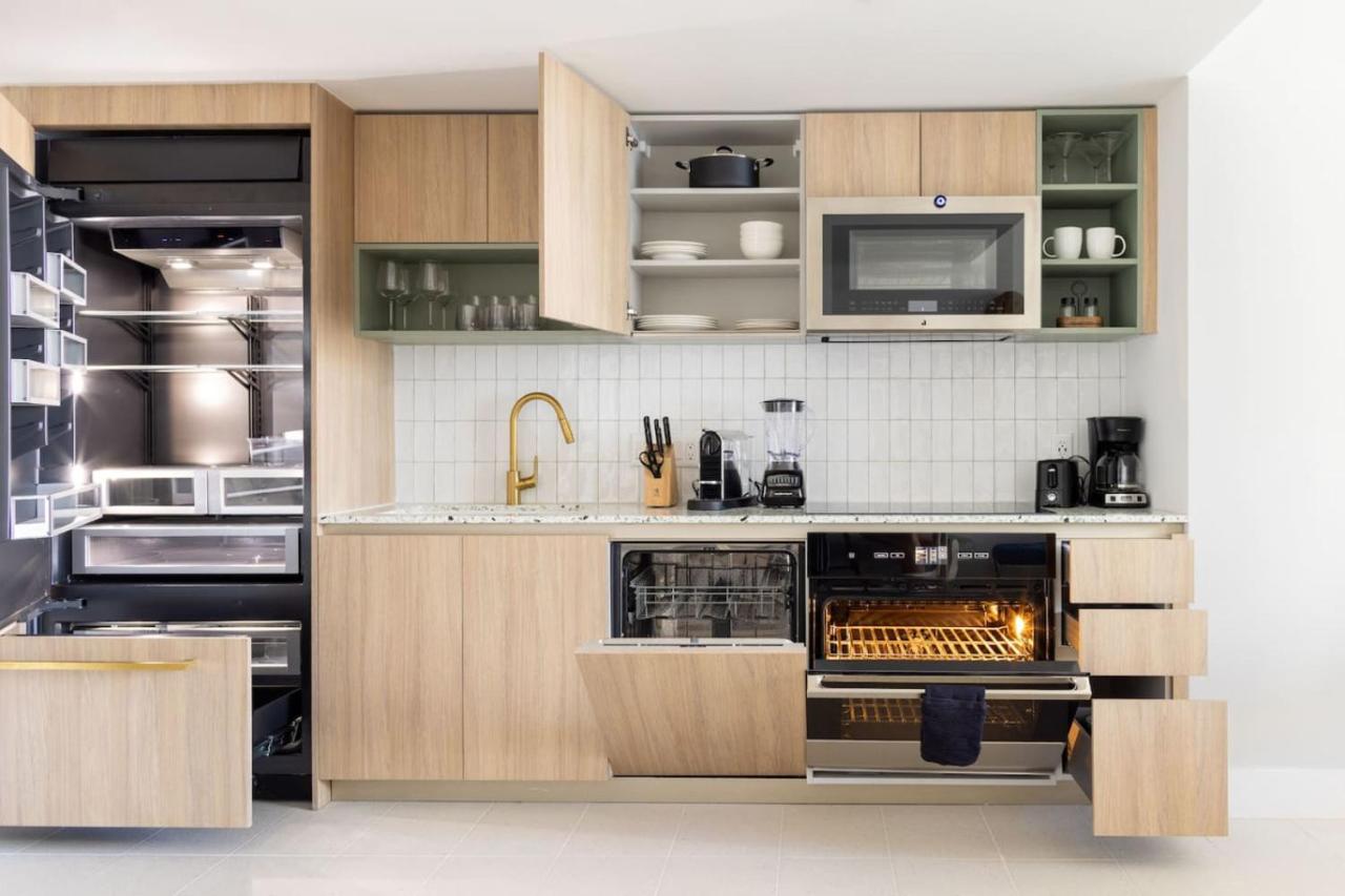 2409 Apt in Downtown Miami with Gym and in front of Kaseya Center - 4