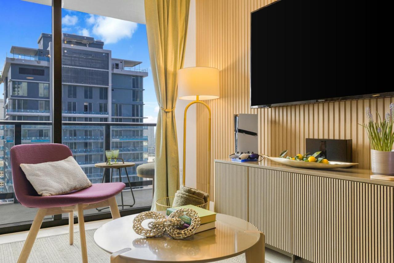 3005 golden305 2BR Apt mins to Wynwood and Brickell w Pool a Gym and PS5 - 5