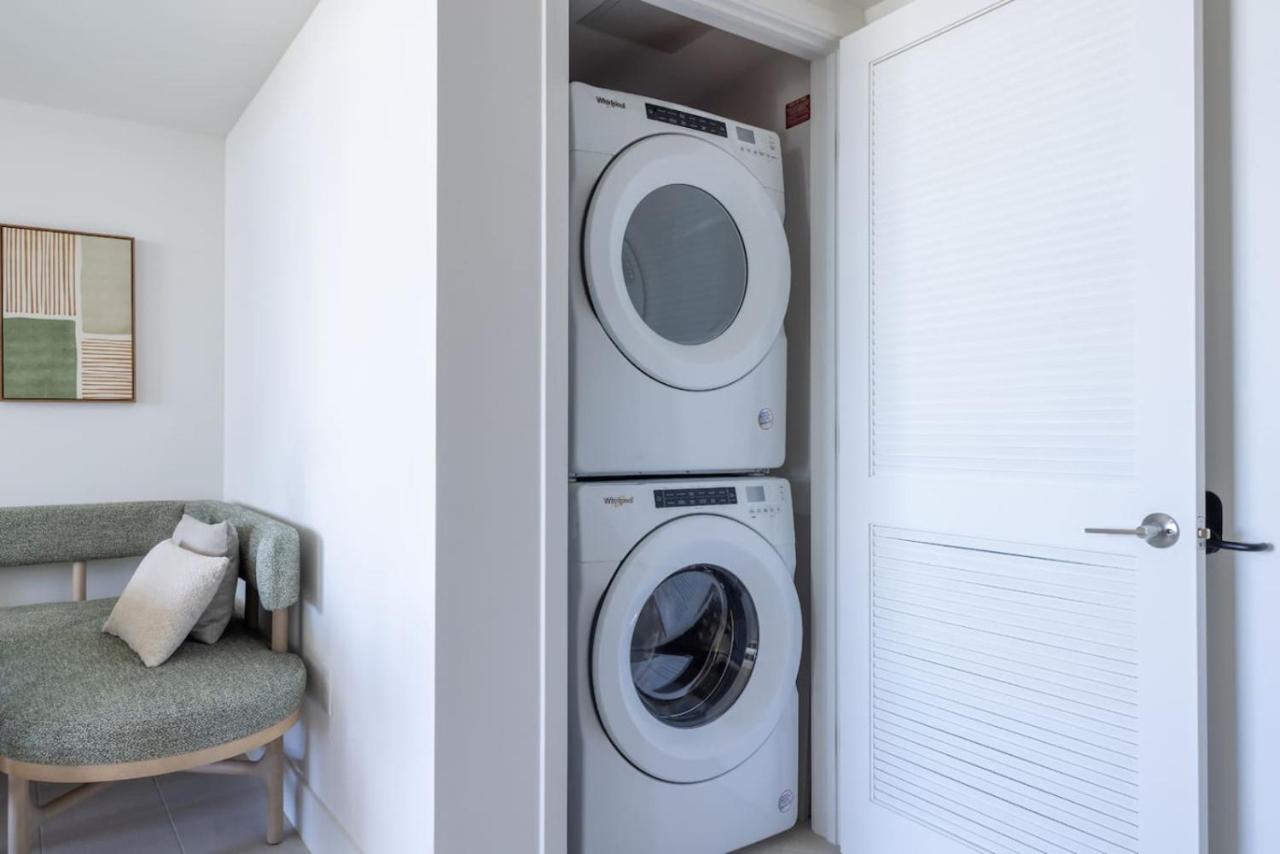 3013 Kaseya Center Apt for 4 people with Pool and Gym - 3