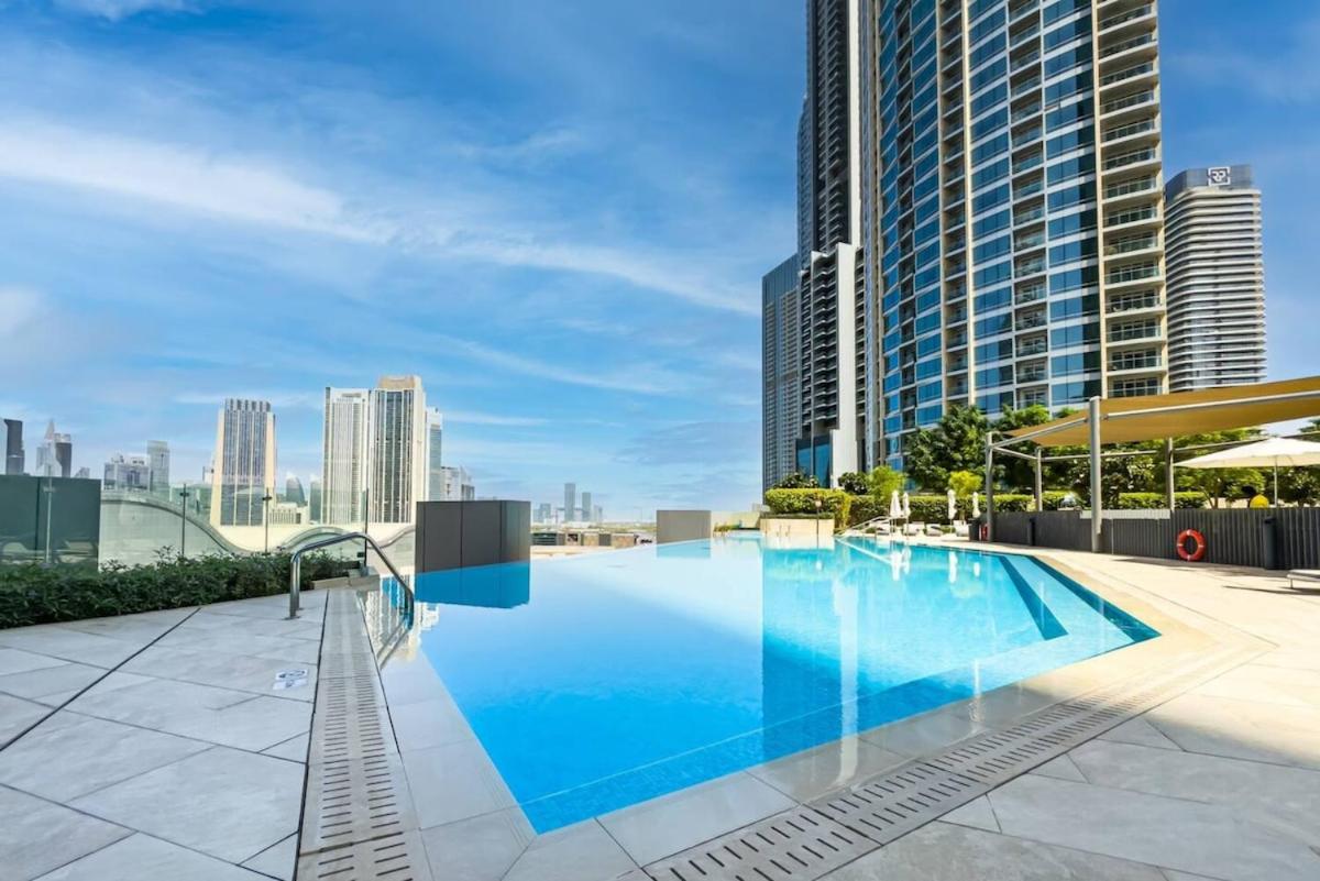 Trendy 1BR Dubai Dream with full BurjViews Above Dubai Mall - 4