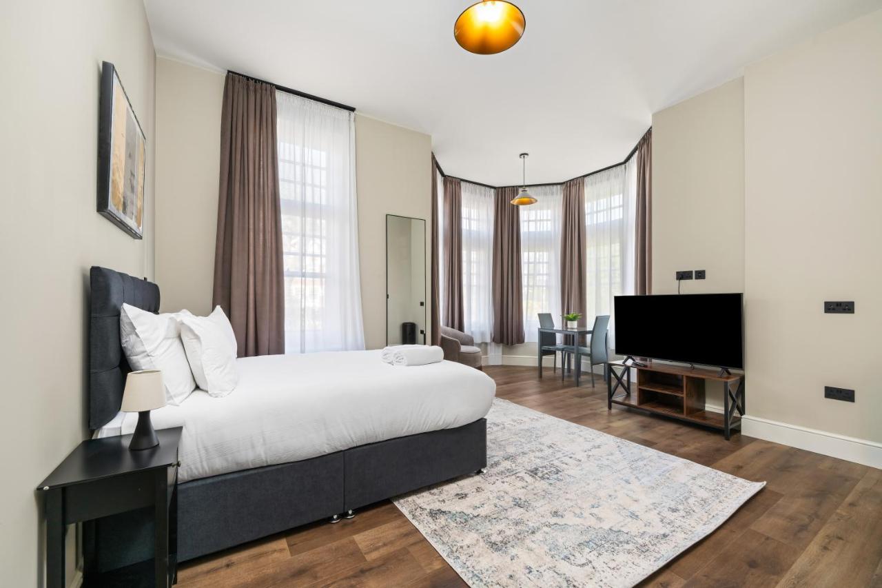 Willesden Green Modern Living Suites - 5