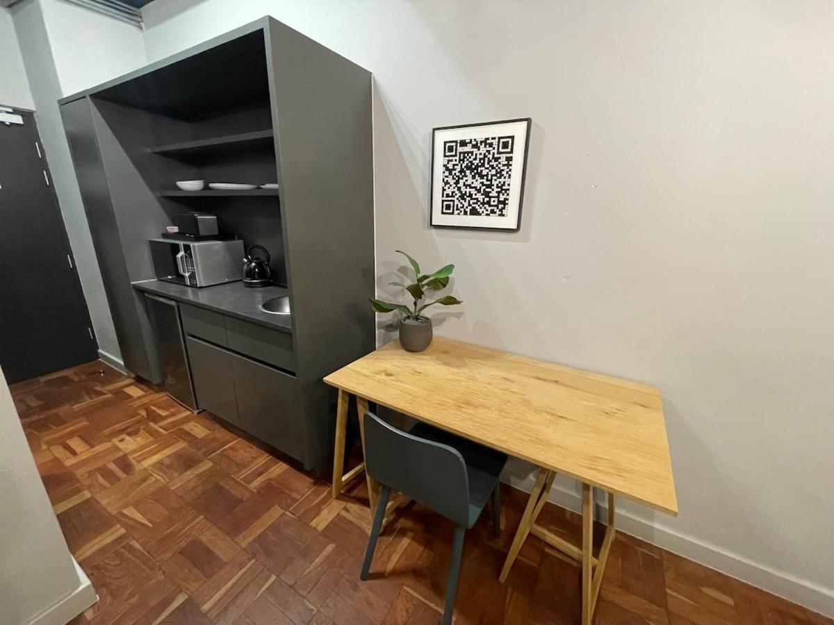 Black Brick Foreshore Studio Apartment - 4