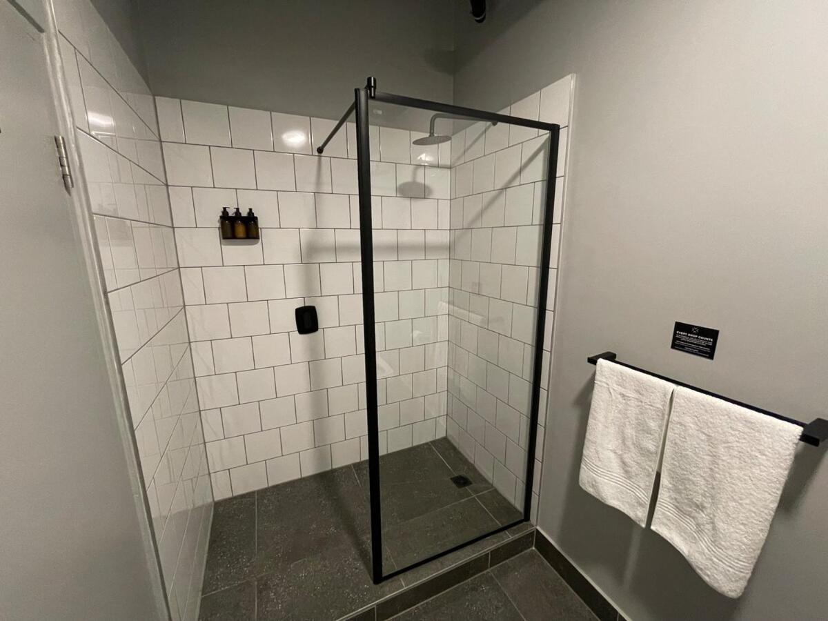 Black Brick Foreshore Studio Apartment - 3