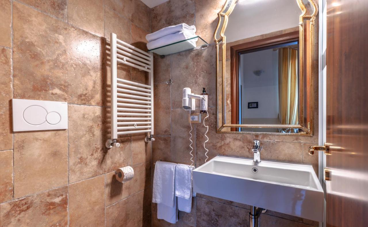 Le Clarisse Pantheon - 3