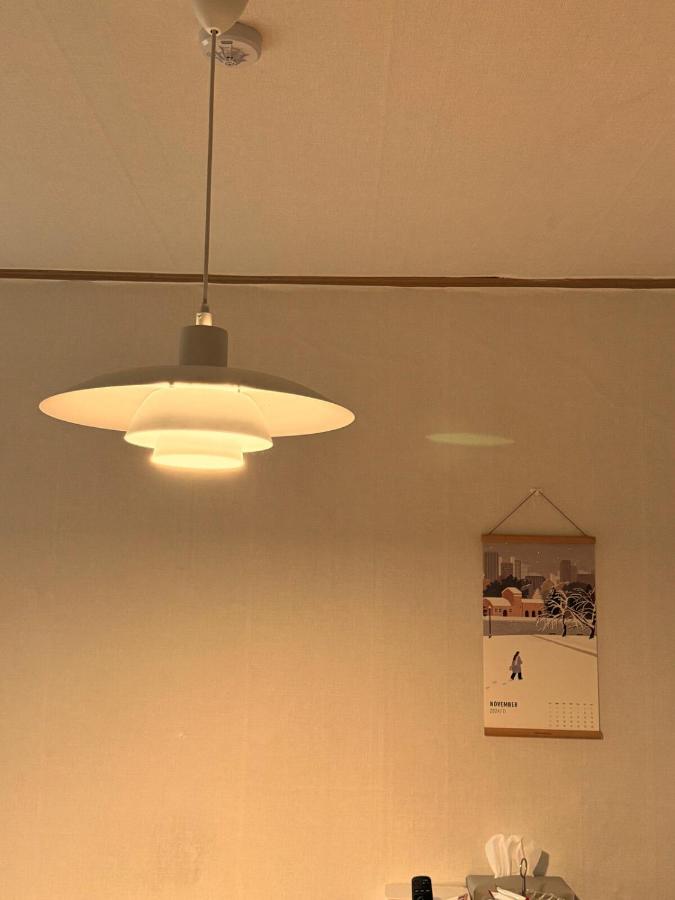 Nelit Stay l 3 stops to Hongdae l 5min to Lines 2&5 l 2BR l 4 Beds - 4