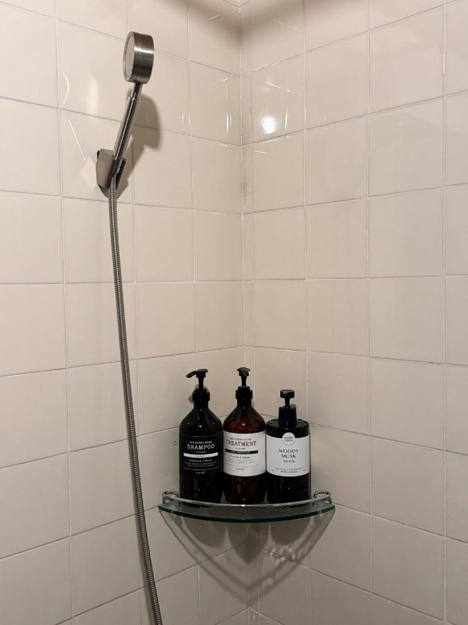 Nelit Stay l 3 stops to Hongdae l 5min to Lines 2&5 l 2BR l 4 Beds - 3