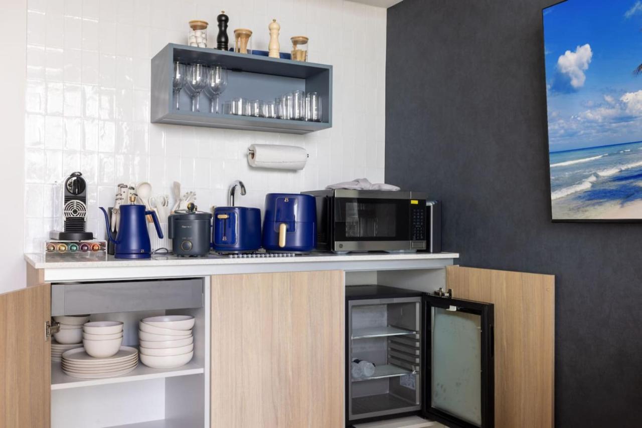 2002 One bedroom unit for 4 Ppl next to Kaseya Center with Gym and Pool in Downtown Miami - 3