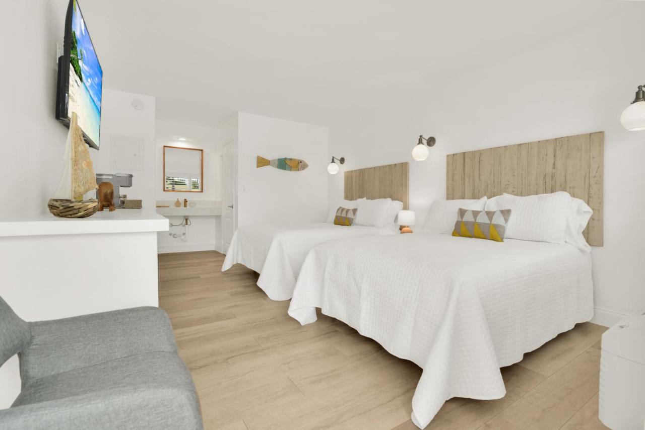 The Shores Hotel — photo 17