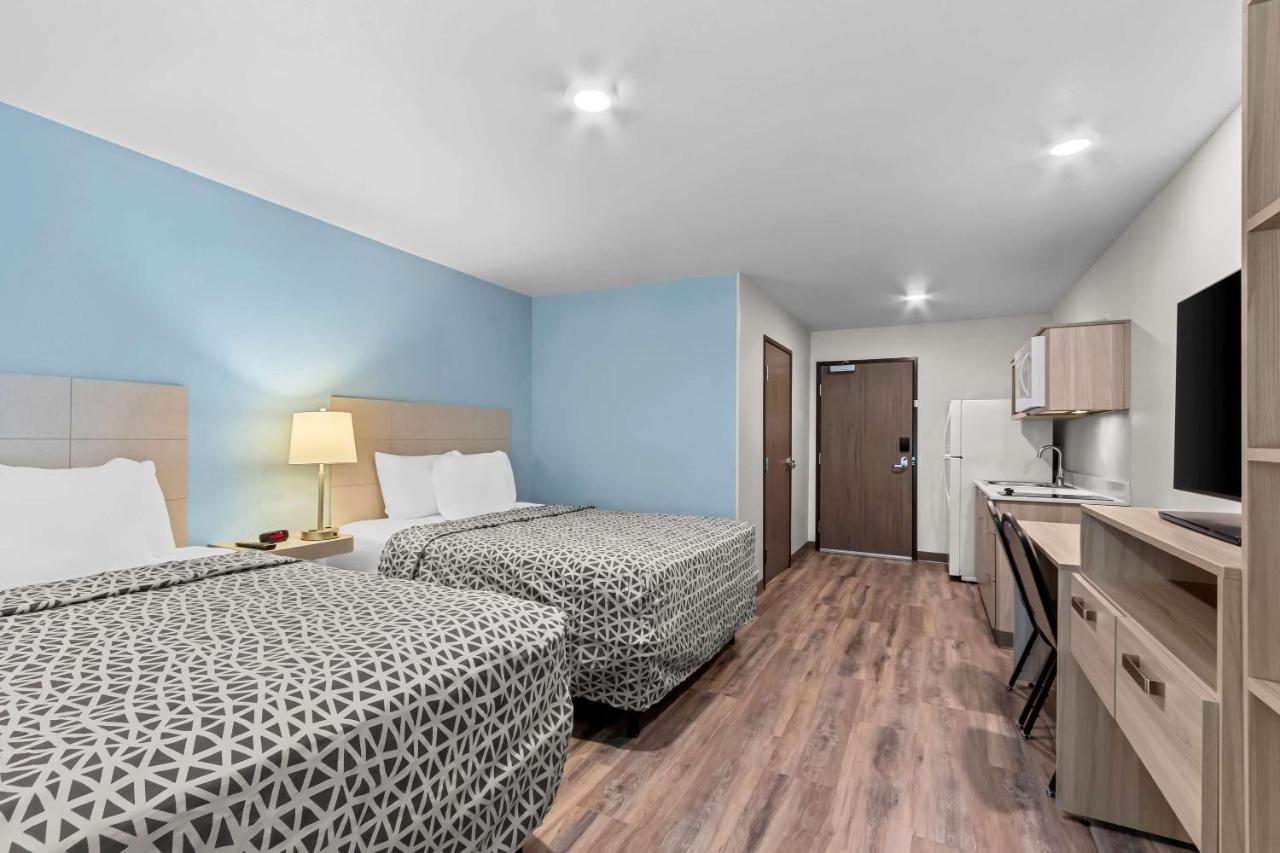 WoodSpring Suites Gilbert — photo 18