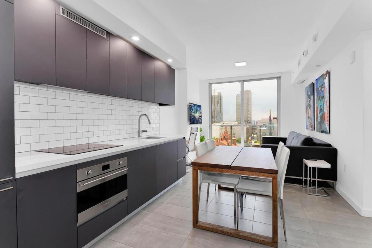 Downtown Large Stylish 1 bedroom condo Gym pool - 4