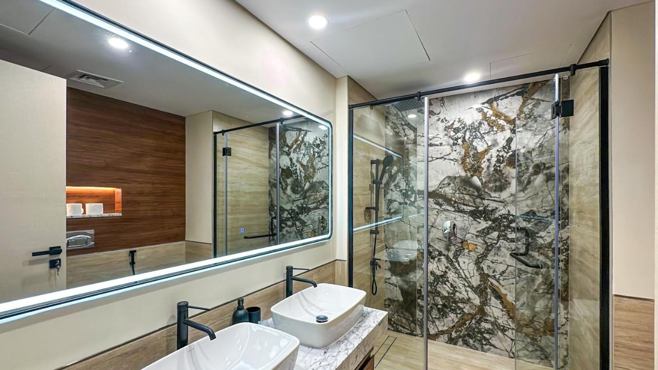 Spacious 3BR in Lamtara, Burj View - 3