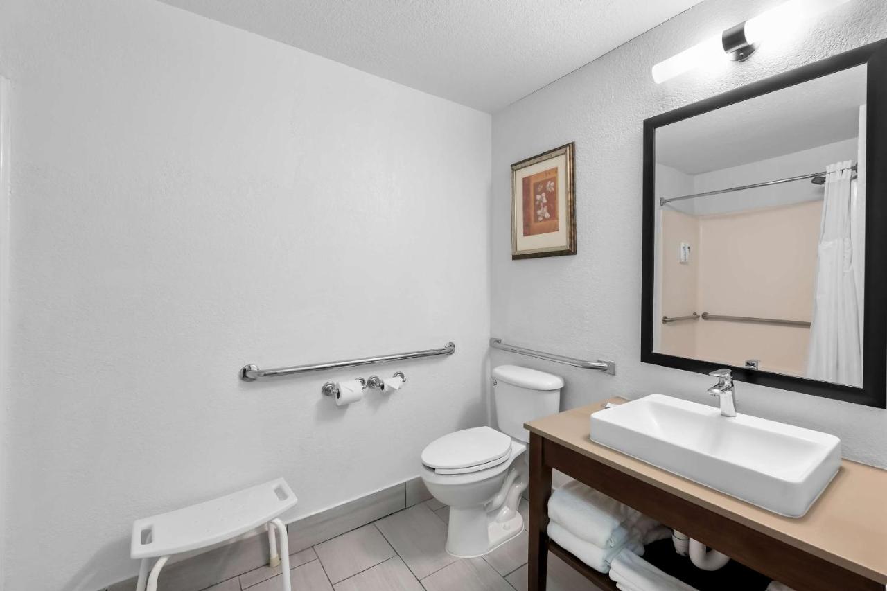 Country Club Motel — photo 18