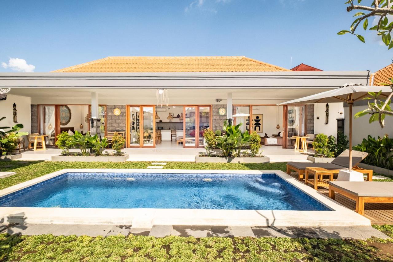 Brand new - spacious complex Villas Virland - center Seminyak